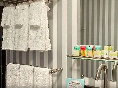 Four Points By Sheraton Manhattan Soho Village New York 3*,